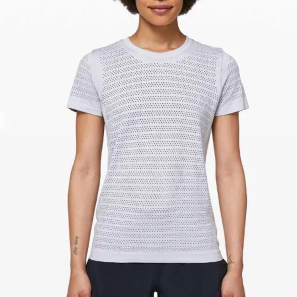 LULU LEMON breeze by short sleeve